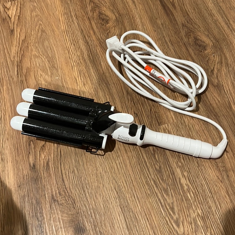 Bondi Boost hair crimper hot tool
